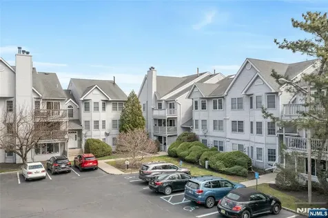 49 Quartz Lane Paterson NJ 07501