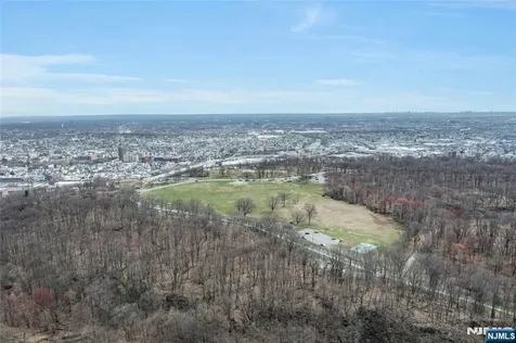 49 Quartz Lane Paterson NJ 07501