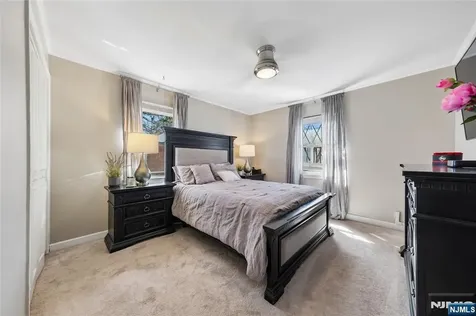 182 Carlson Place Bergenfield NJ 07621