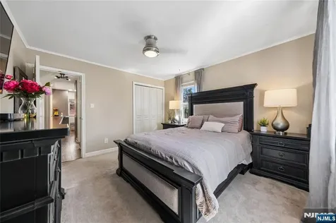 182 Carlson Place Bergenfield NJ 07621