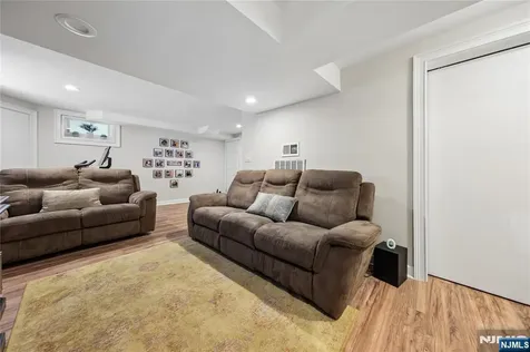 182 Carlson Place Bergenfield NJ 07621