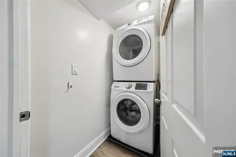 182 Carlson Place Bergenfield NJ 07621