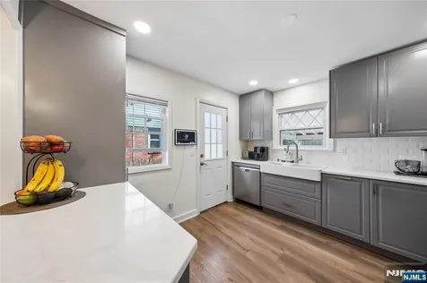 182 Carlson Place Bergenfield NJ 07621