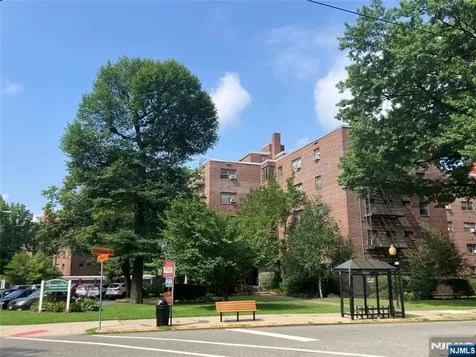 400 Fairview Avenue Fort Lee NJ 07024
