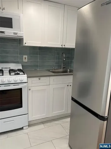 400 Fairview Avenue Fort Lee NJ 07024