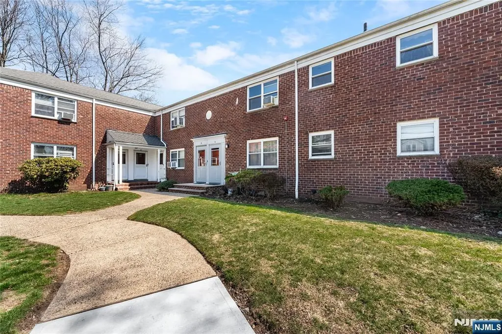 418 Esplanade Hackensack NJ 07601