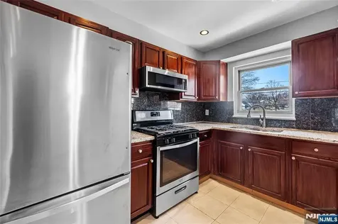 418 Esplanade Hackensack NJ 07601