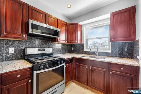 418 Esplanade Hackensack NJ 07601