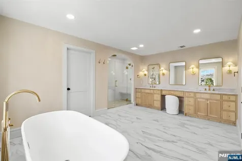 780 Frederick Court Wyckoff NJ 07481