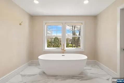 780 Frederick Court Wyckoff NJ 07481