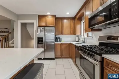 23 Asmus Road Closter NJ 07624