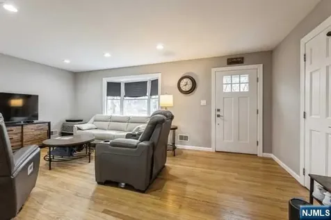 23 Asmus Road Closter NJ 07624