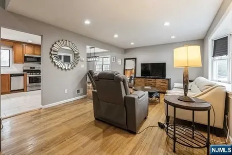 23 Asmus Road Closter NJ 07624