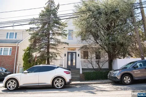 46 Garden Place Edgewater NJ 07020