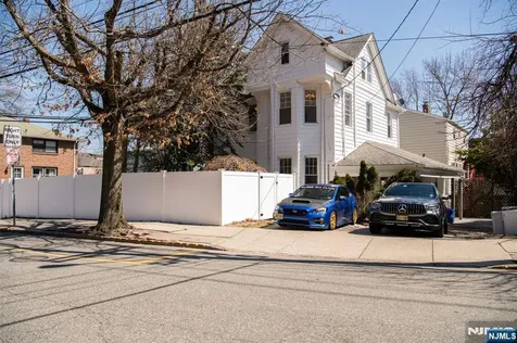 46 Garden Place Edgewater NJ 07020
