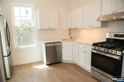46 Garden Place Edgewater NJ 07020