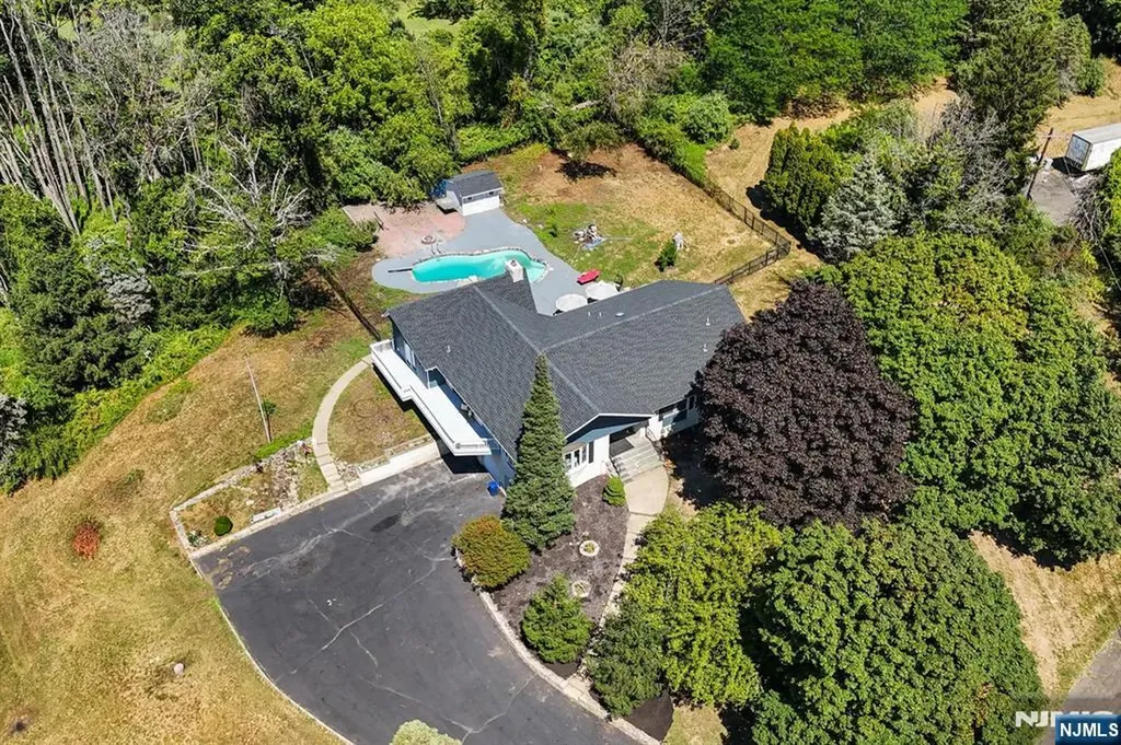 2 Rossi Drive Clinton Twp NJ 08809