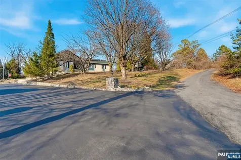 2 Rossi Drive Clinton Twp NJ 08809
