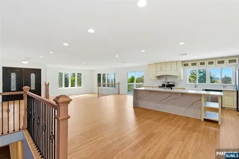 2 Rossi Drive Clinton Twp NJ 08809