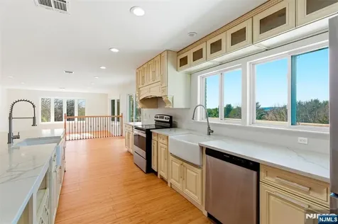 2 Rossi Drive Clinton Twp NJ 08809