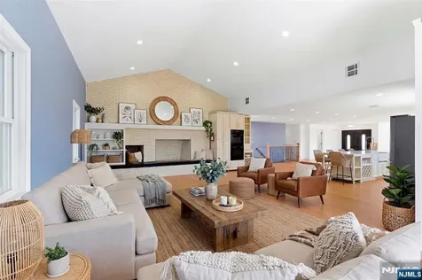 2 Rossi Drive Clinton Twp NJ 08809