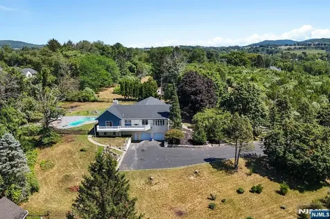 2 Rossi Drive Clinton Twp NJ 08809