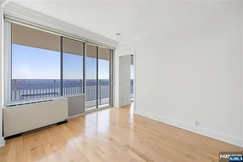 1530 Palisade Avenue Fort Lee NJ 07024