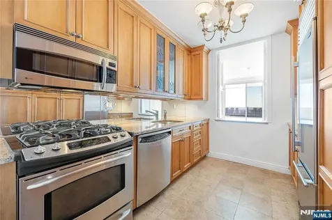 1530 Palisade Avenue Fort Lee NJ 07024