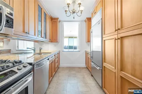 1530 Palisade Avenue Fort Lee NJ 07024