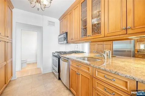 1530 Palisade Avenue Fort Lee NJ 07024