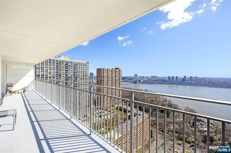 1530 Palisade Avenue Fort Lee NJ 07024
