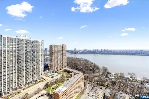 1530 Palisade Avenue Fort Lee NJ 07024