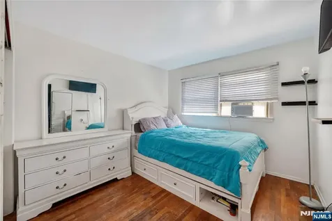 241 Halsted Street East Orange NJ 07018