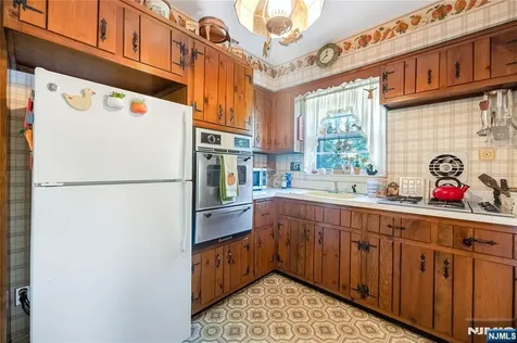 156 Cedar Avenue Hackensack NJ 07601