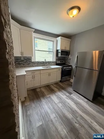 23 9th Avenue East Orange NJ 07018