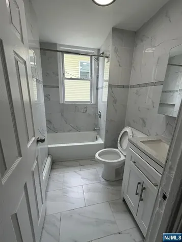 23 9th Avenue East Orange NJ 07018