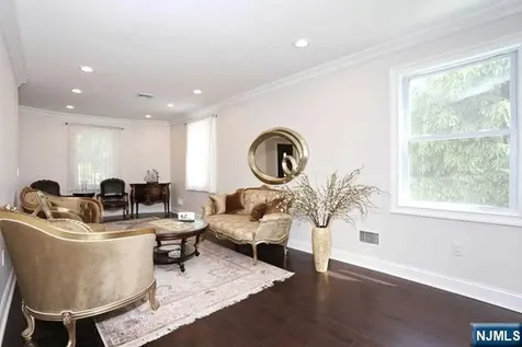 27 West Street Closter NJ 07624