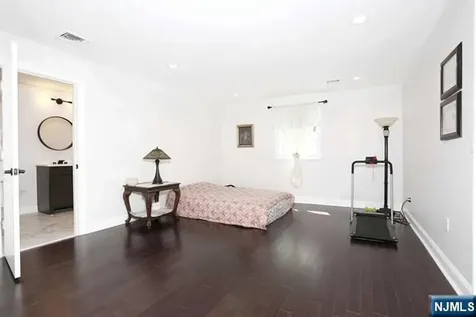 27 West Street Closter NJ 07624