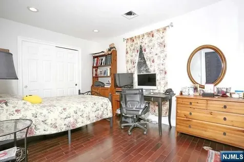 27 West Street Closter NJ 07624