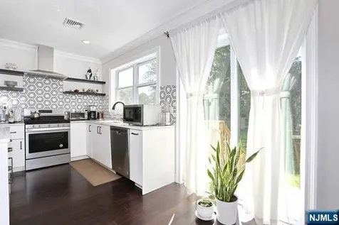 27 West Street Closter NJ 07624