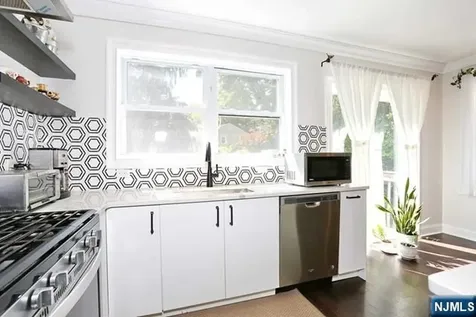 27 West Street Closter NJ 07624