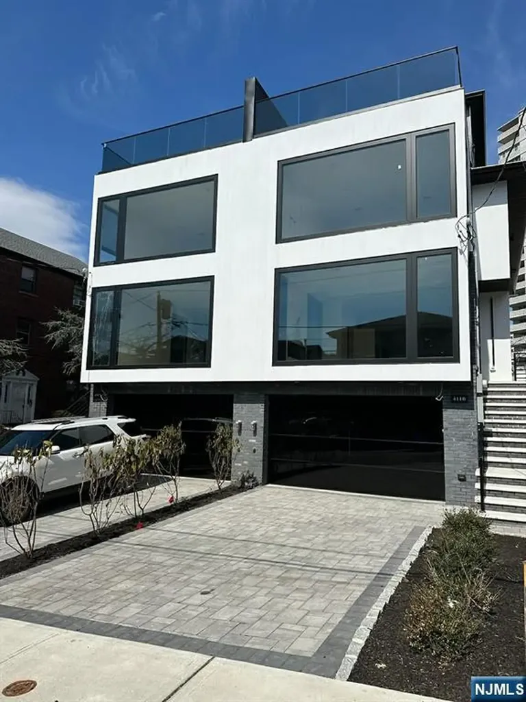 411 Jane Street Fort Lee NJ 07024