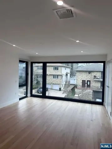 411 Jane Street Fort Lee NJ 07024