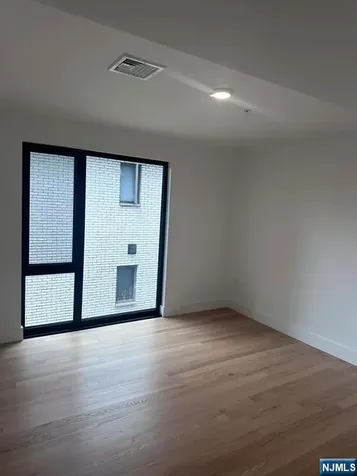 411 Jane Street Fort Lee NJ 07024