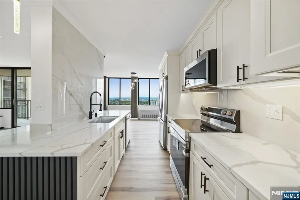 300 Winston Drive Cliffside Park NJ 07010