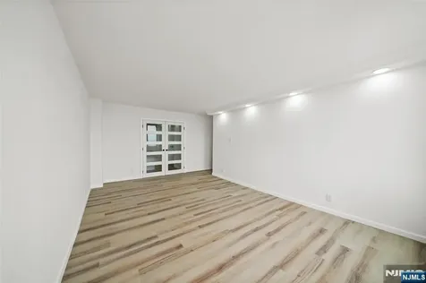 300 Winston Drive Cliffside Park NJ 07010
