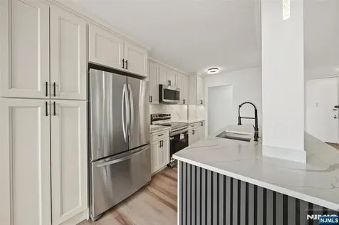300 Winston Drive Cliffside Park NJ 07010