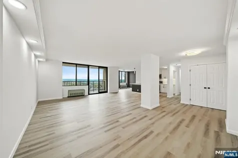 300 Winston Drive Cliffside Park NJ 07010