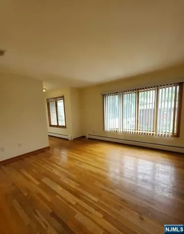 180 Myrtle Avenue Fort Lee NJ 07024
