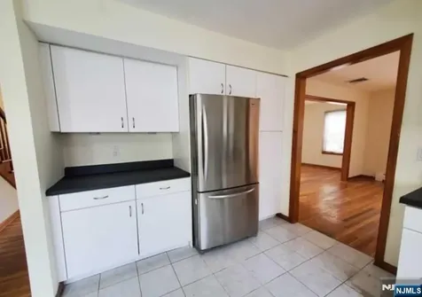 180 Myrtle Avenue Fort Lee NJ 07024